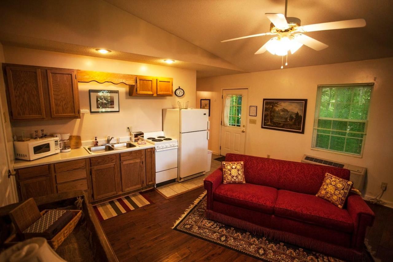 Nolichuckey Bluffs Bed & Breakfast Cabins Γκρίνβιλ Εξωτερικό φωτογραφία
